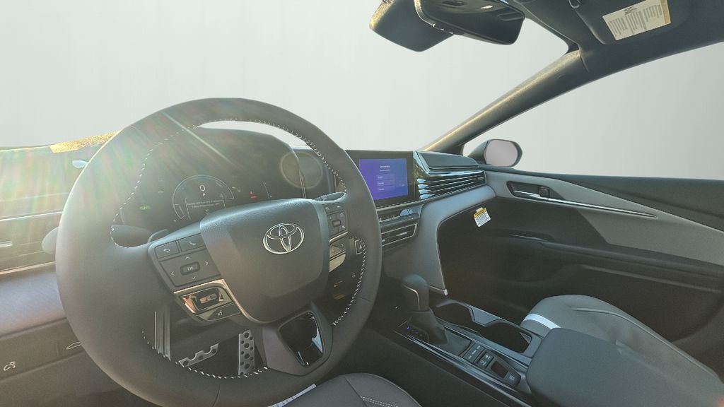 2025 Toyota Camry SE photo 3