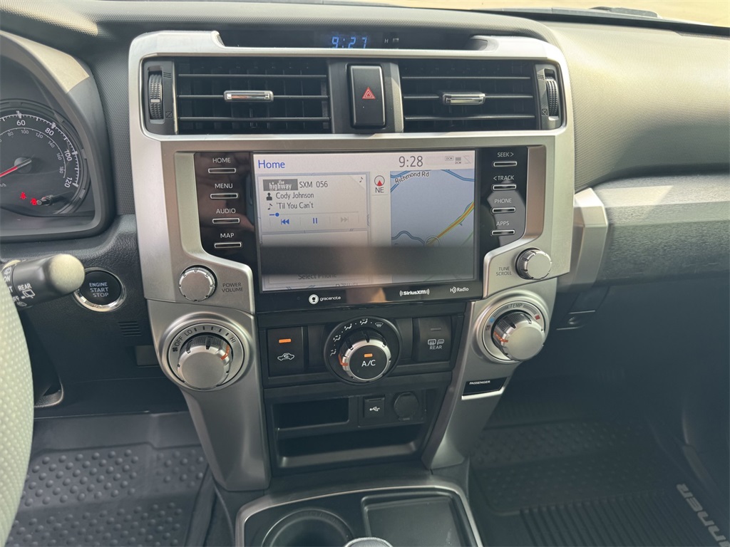 2020 Toyota 4Runner SR5 Premium photo 19