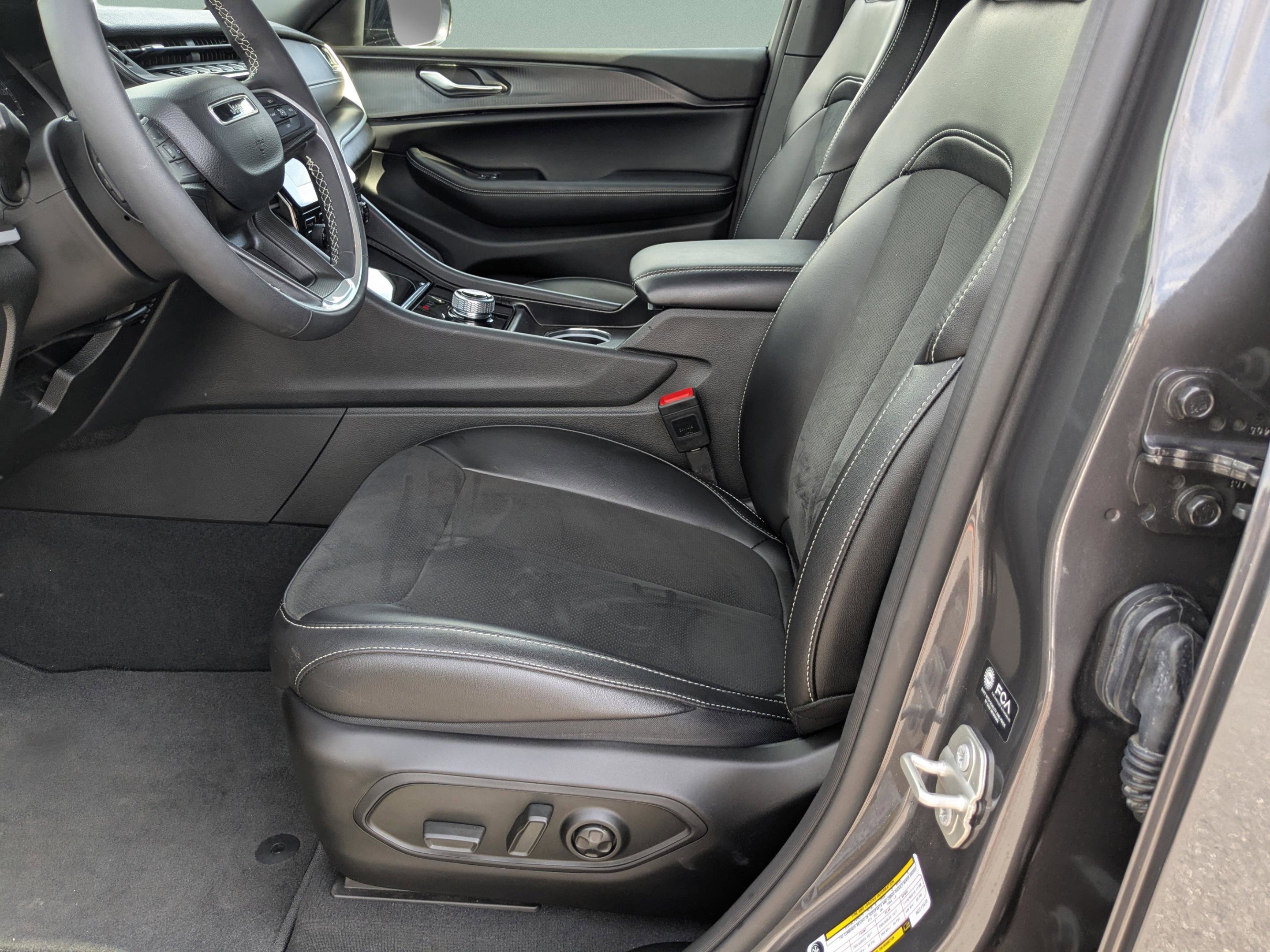2024 Jeep Grand Cherokee Altitude X photo 18