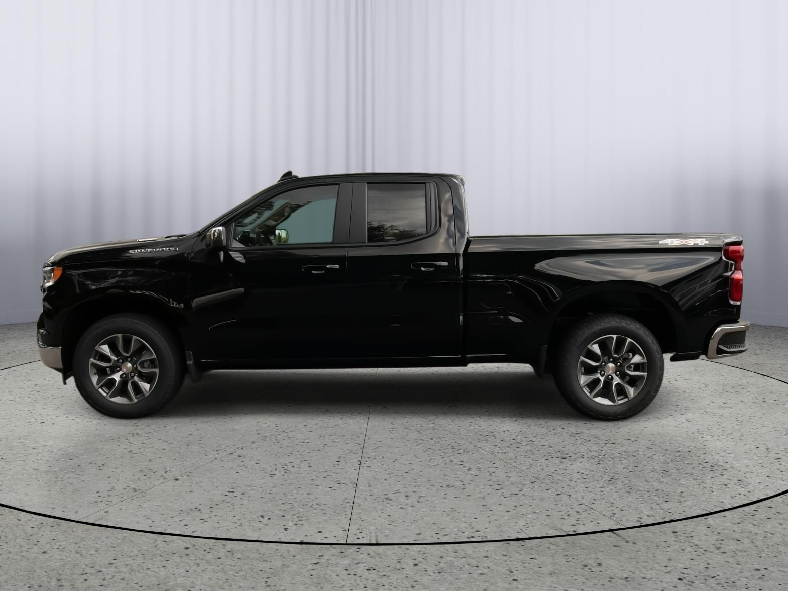 2025 Chevrolet Silverado 1500 LT photo 4
