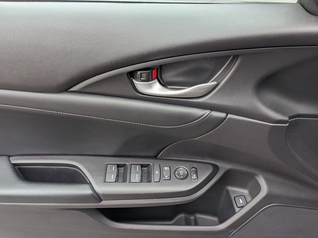 2022 Honda Insight Touring photo 4