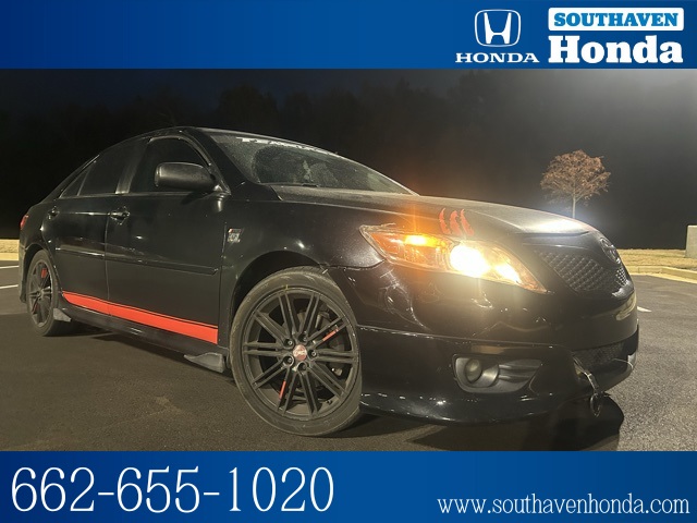 2010 Toyota Camry SE's photo