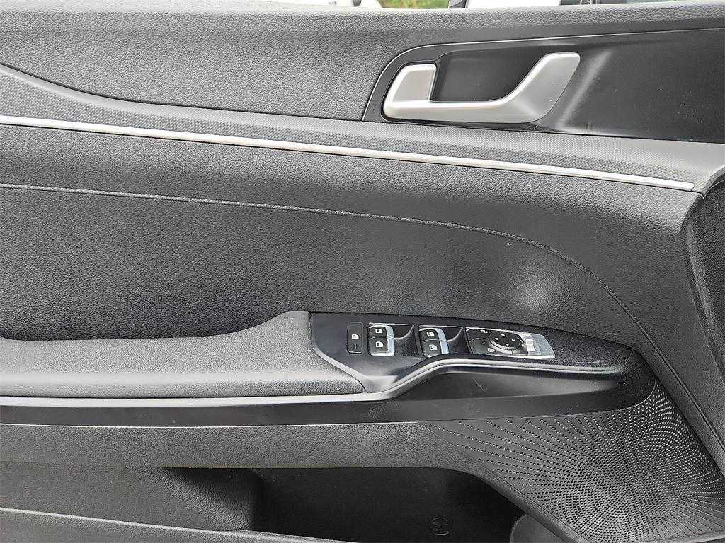 2023 Kia K5 GT-Line photo 12