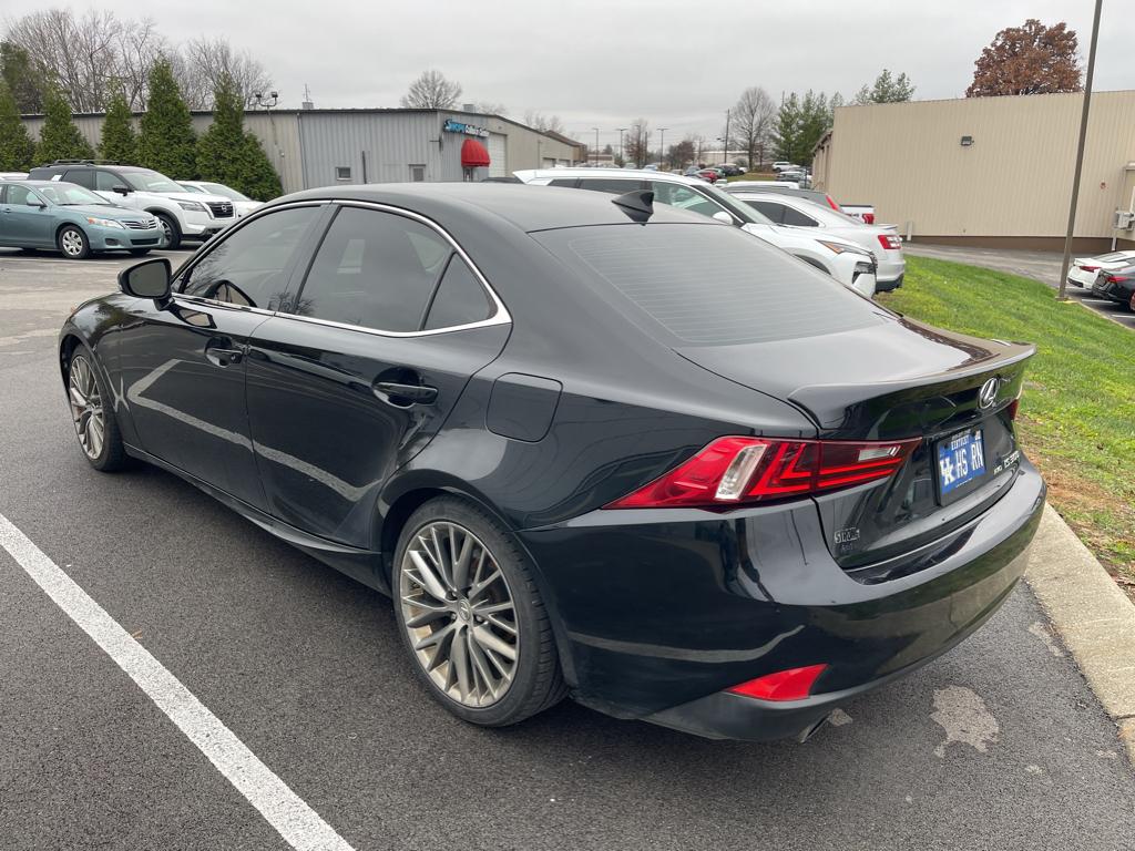 2016 Lexus IS 300 photo 3