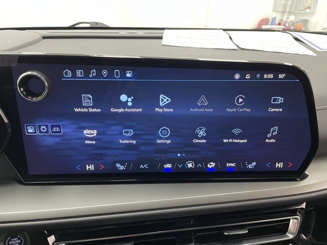 2025 Chevrolet Traverse 2LT photo 2