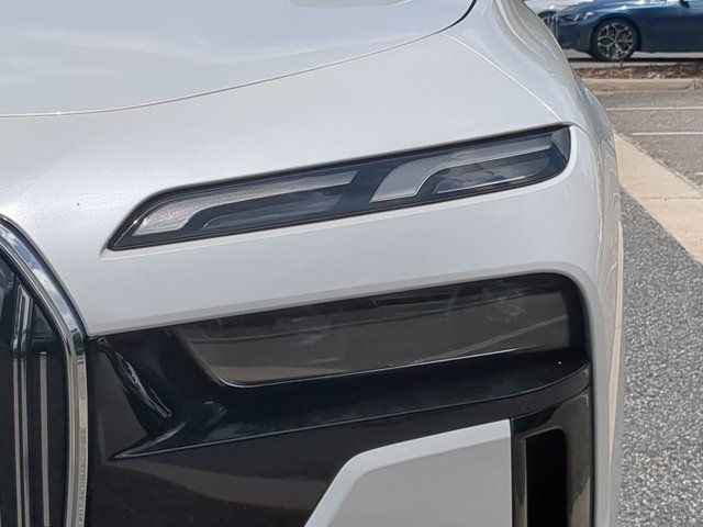 2025 Bmw 750e photo 10