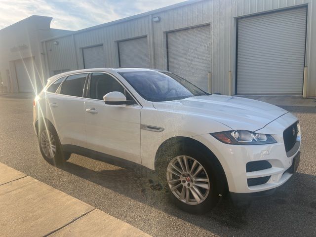 2020 Jaguar F-PACE Prestige photo 3