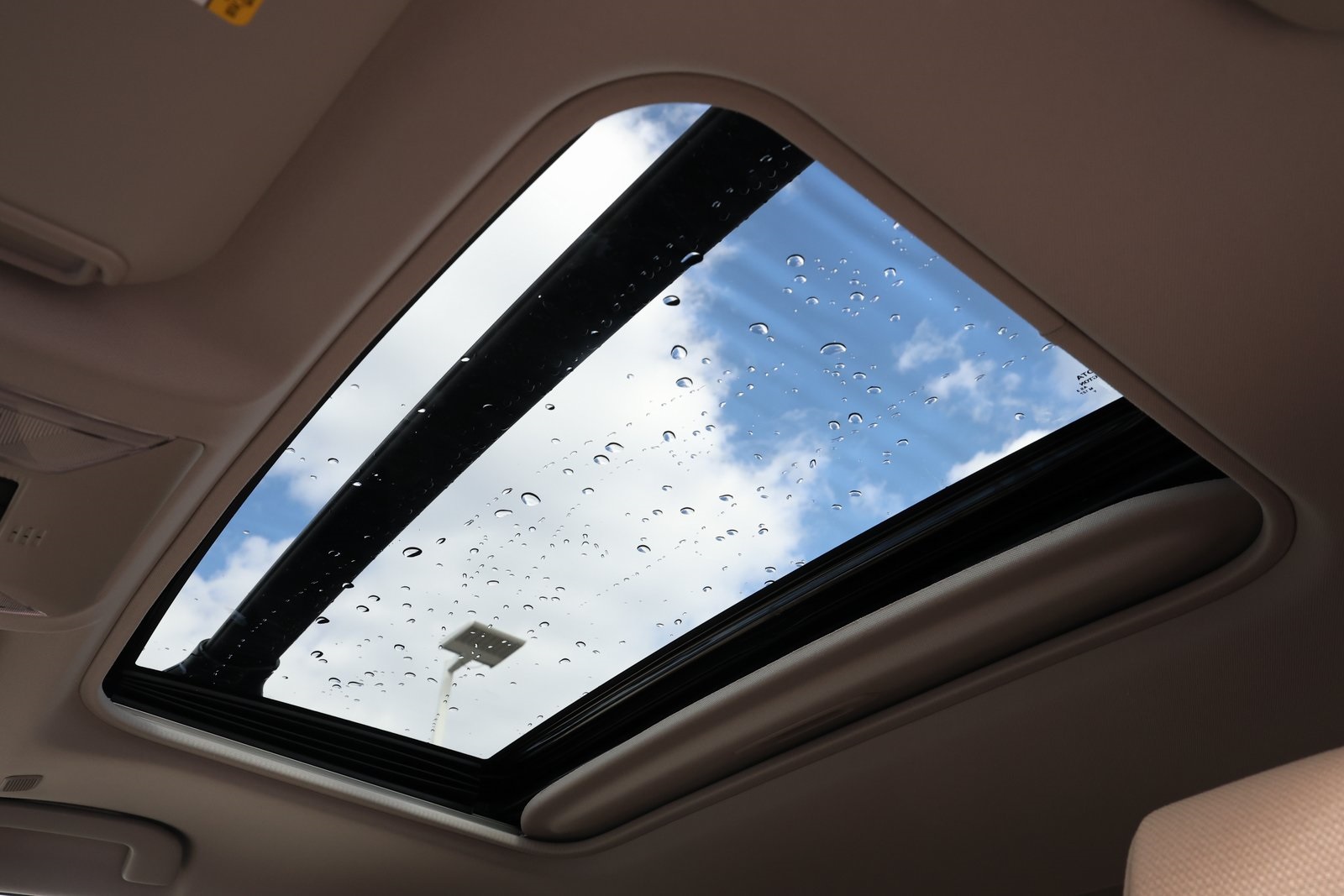 2025 Toyota RAV4 XLE photo 3