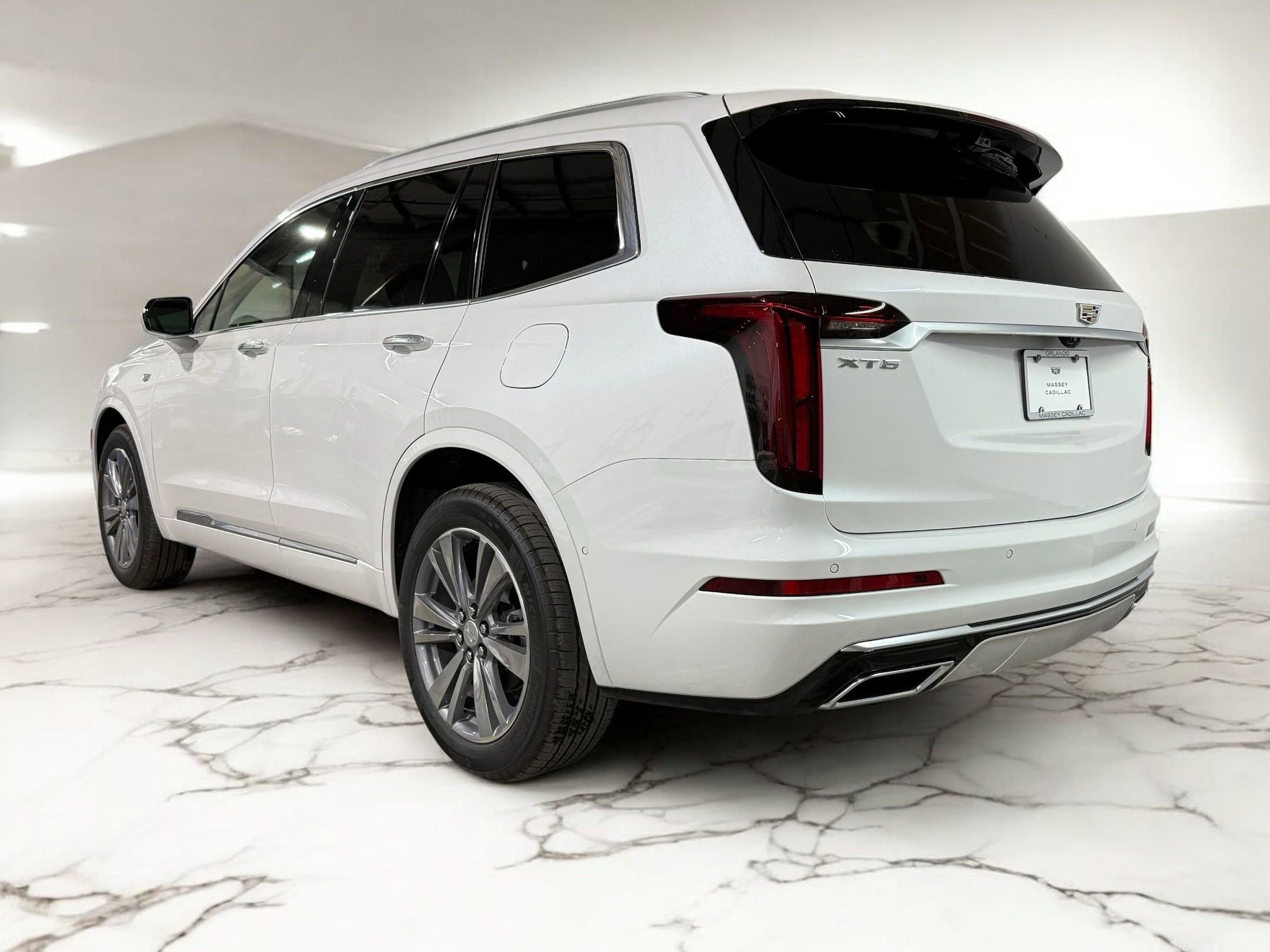 2025 Cadillac XT6 Premium Luxury photo 2