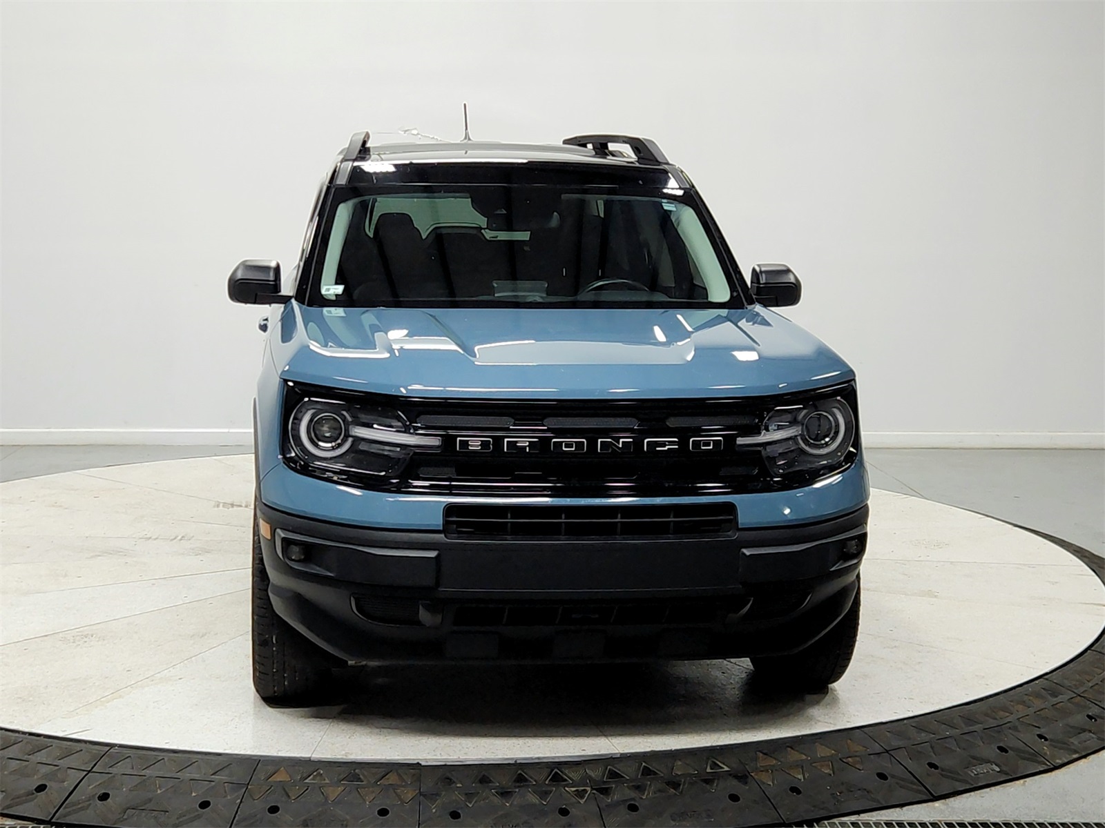 2022 Ford Bronco Sport Outer Banks photo 2