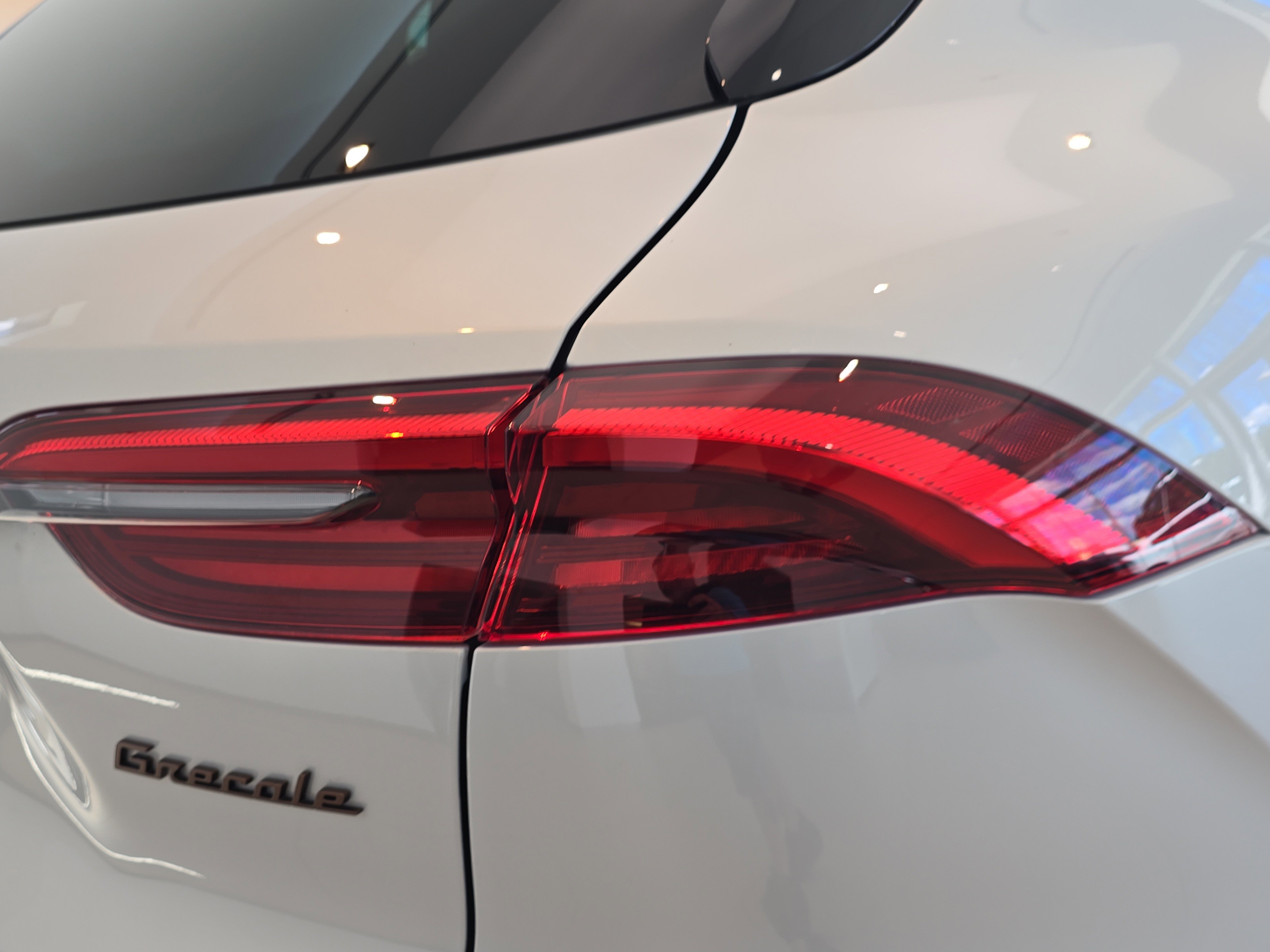 2025 Maserati Grecale photo 7