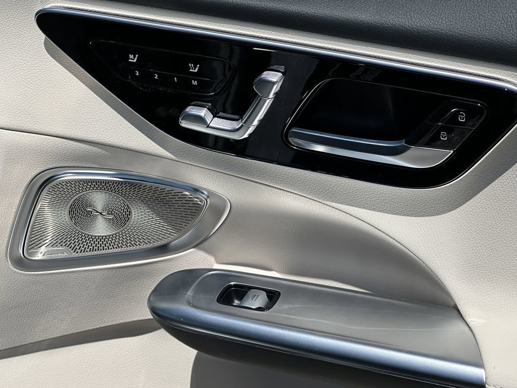 2025 Mercedes Benz C 300 4MATIC Sedan photo 17