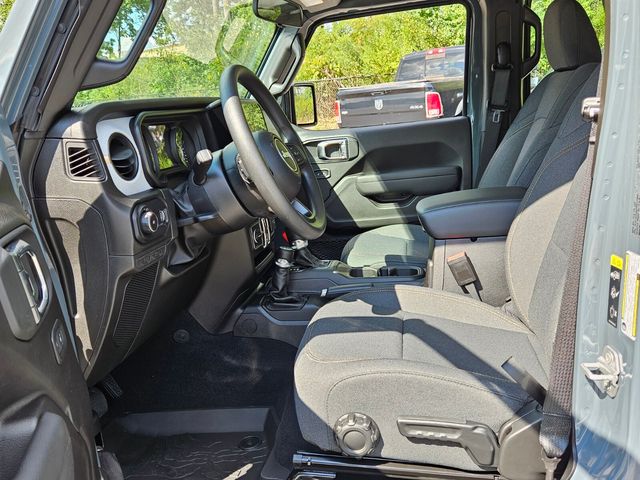 2025 Jeep Wrangler Sport photo 5