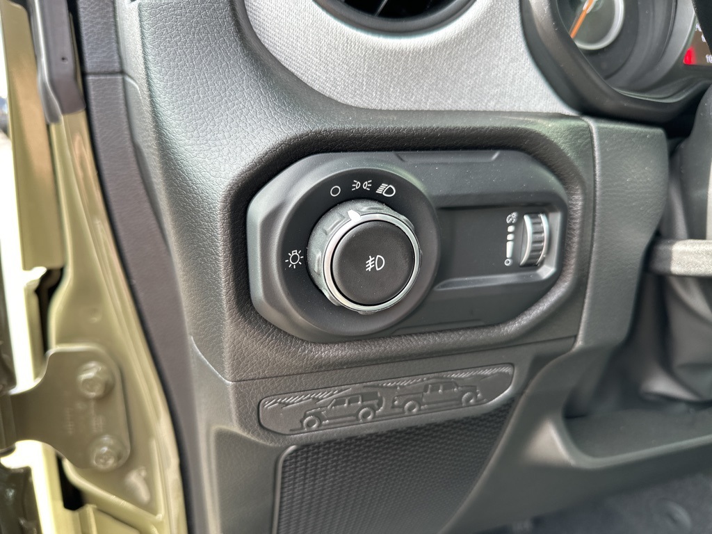 2025 Jeep Wrangler Sport photo 9
