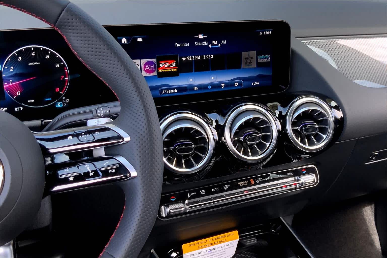 2025 Mercedes Benz GLA 250 photo 8