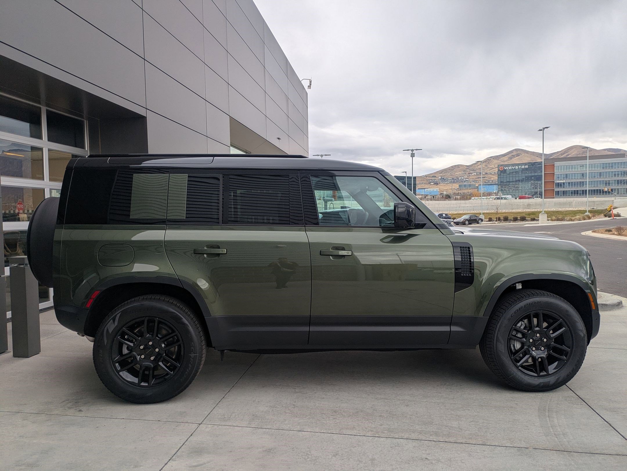 2026 Land Rover Defender 110 S photo 4