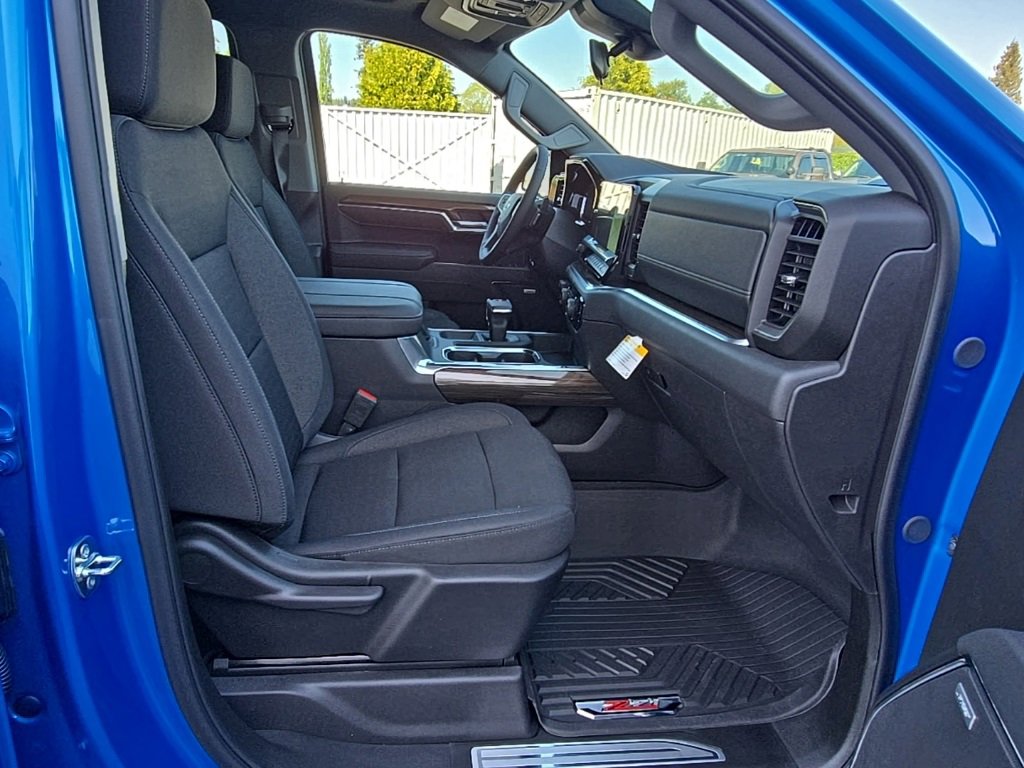 2025 Chevrolet Silverado 1500 RST photo 28