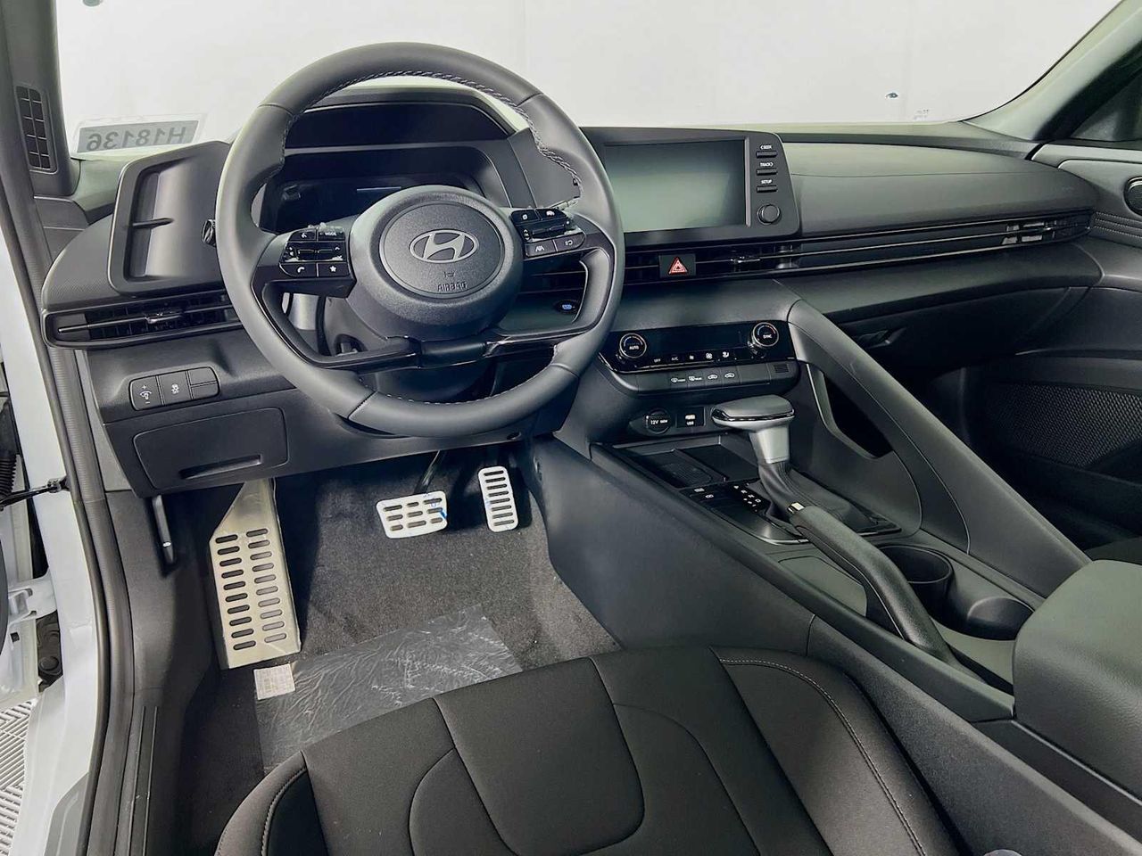 2025 Hyundai Elantra SEL Sport photo 4