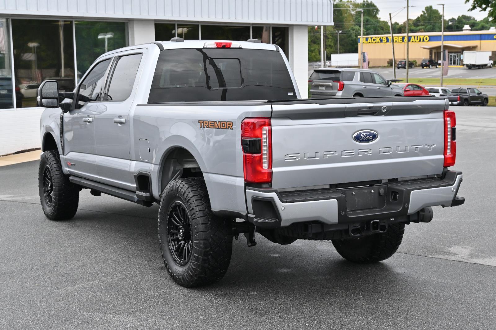 2023 Ford F-350 Lariat photo 5