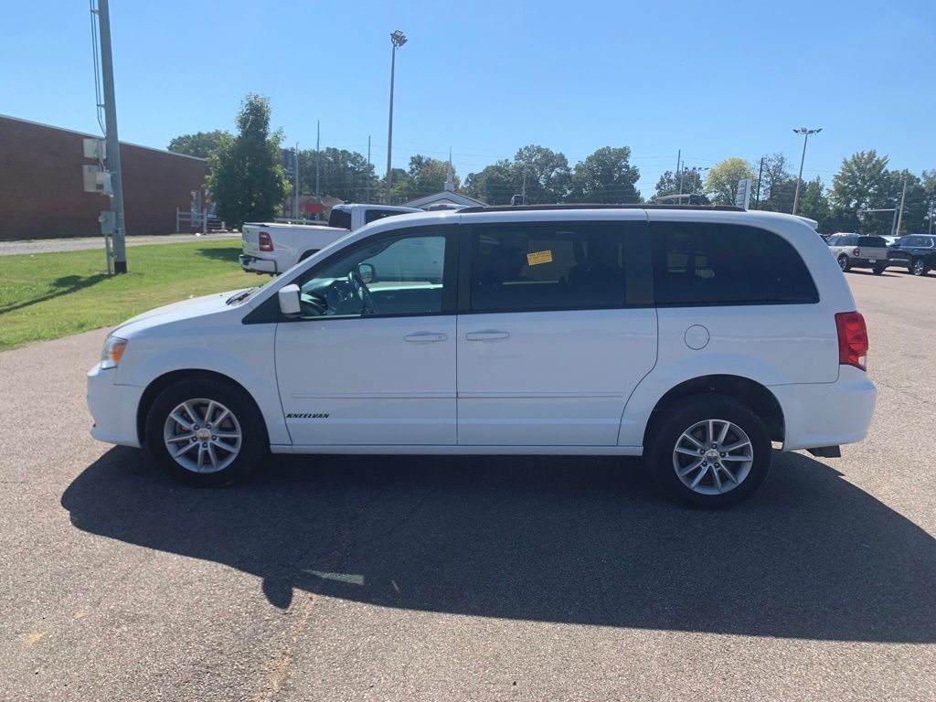 2016 Dodge Grand Caravan SXT photo 4