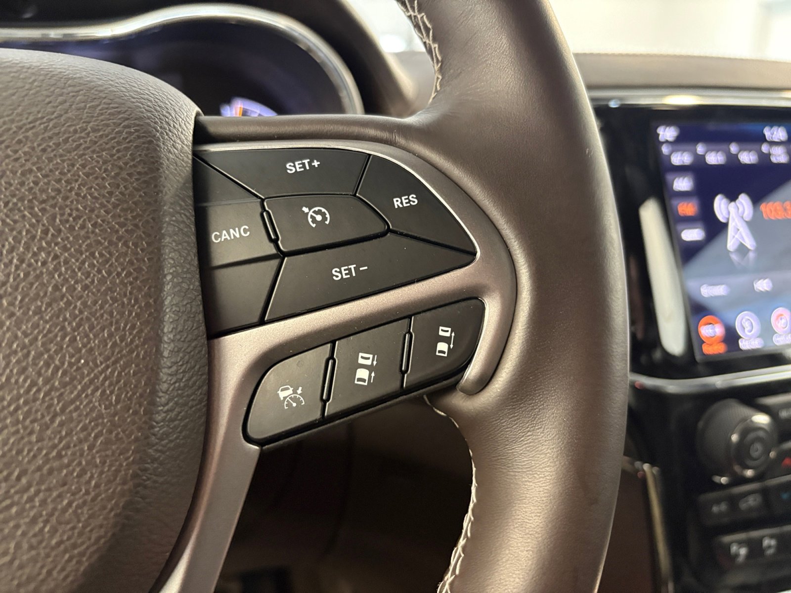 2019 Jeep Grand Cherokee Overland photo 4