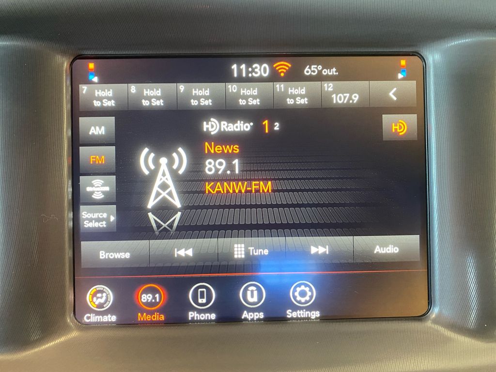 2023 Dodge Charger SXT photo 11