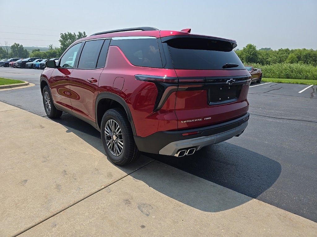 2026 Chevrolet Traverse photo 2