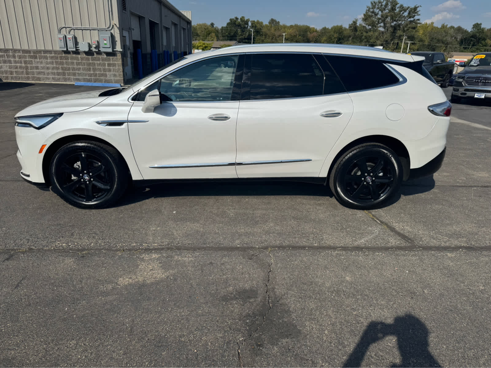 2024 Buick Enclave Essence photo 7