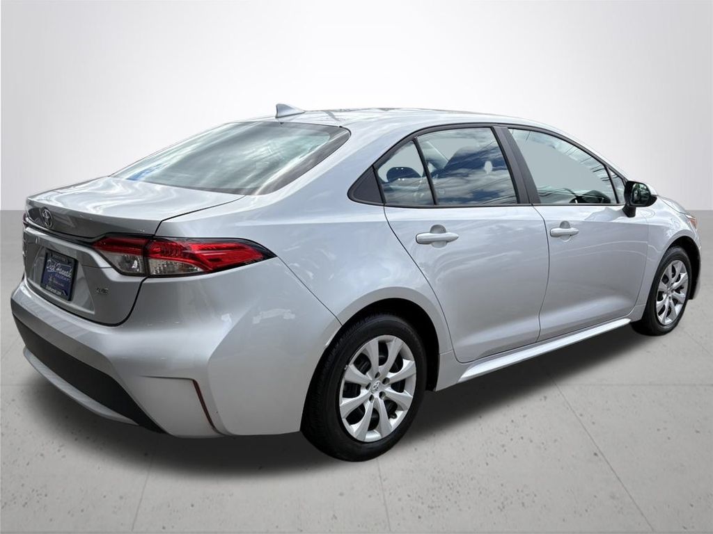 2022 Toyota Corolla LE photo 7