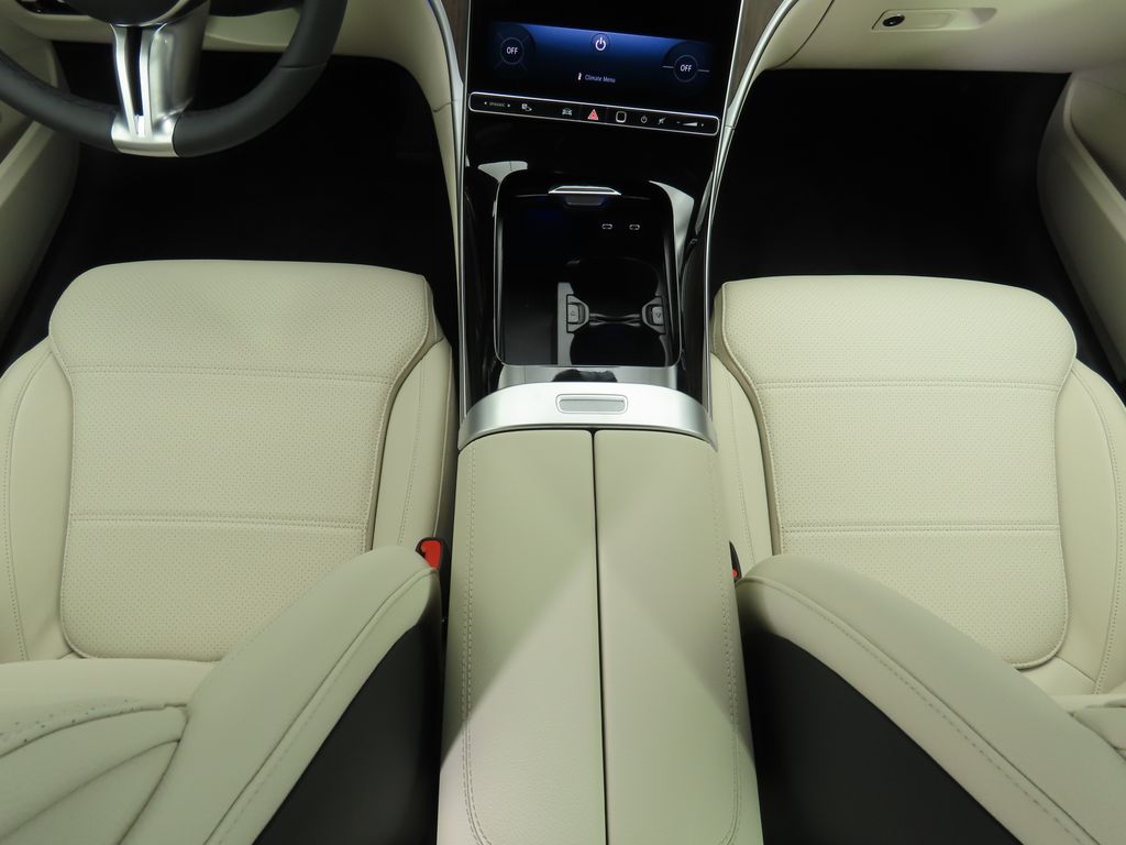2025 Mercedes Benz C 300 photo 17