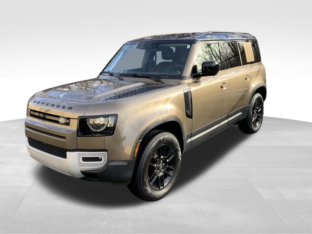 2025 Land Rover Defender S's photo