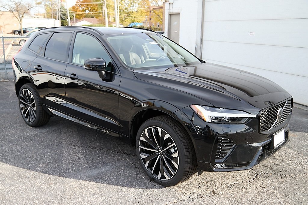 2026 VOLVO XC60 - Image 3