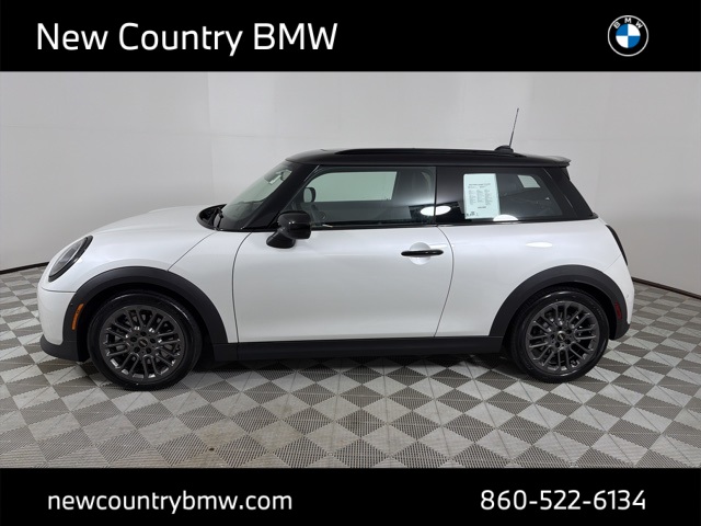 2025 Mini Cooper 2 Door Hardtop Iconic photo 4