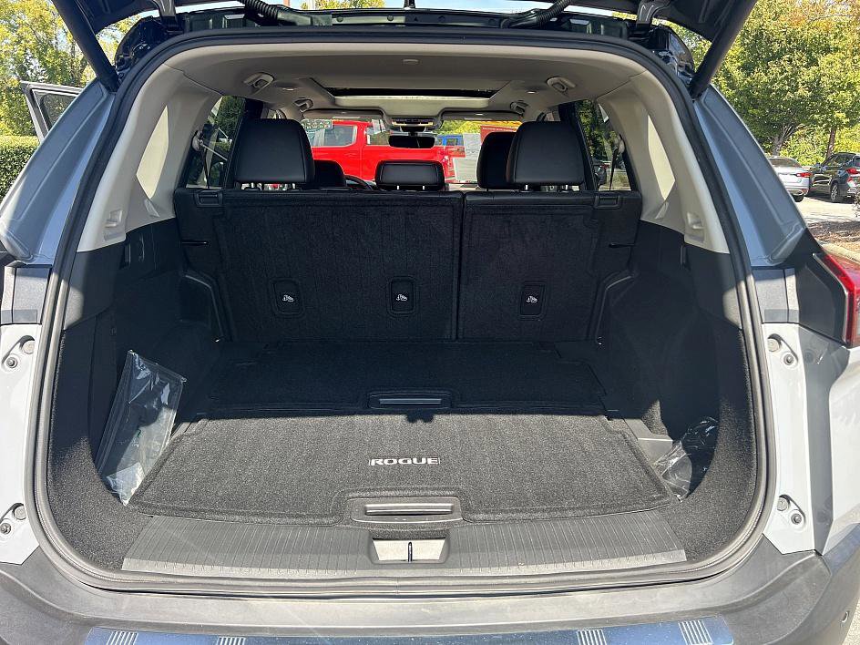 2023 Nissan Rogue Platinum photo 25