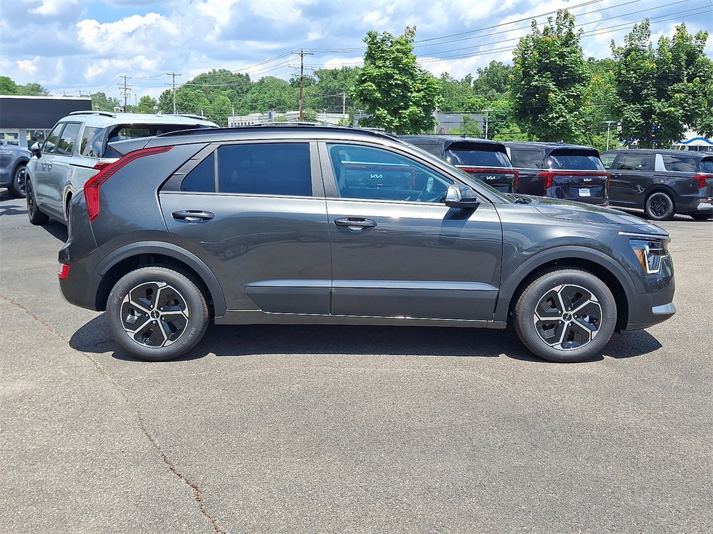 2025 Kia Niro EX photo 5