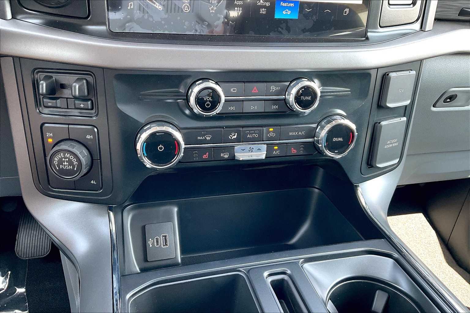 2025 Ford F-150 XLT photo 17