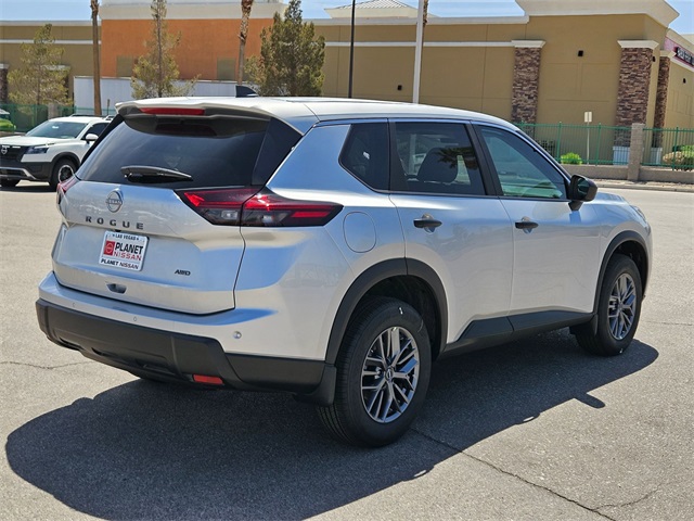 2025 Nissan Rogue S photo 3