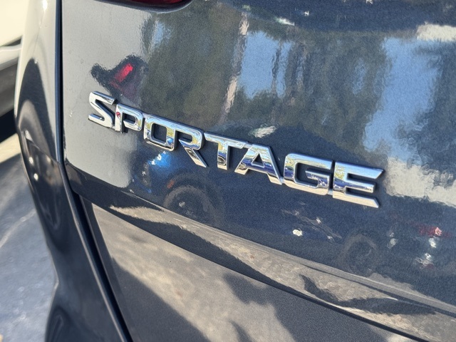 2022 Kia Sportage LX photo 2
