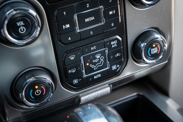 2014 Ford F-150 XLT photo 20
