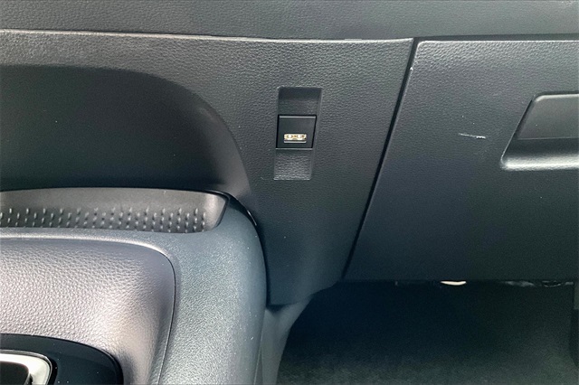 2022 Toyota Corolla LE photo 26