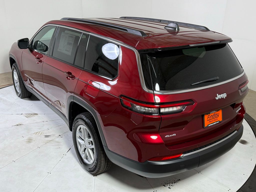 2025 Jeep Grand Cherokee Laredo Altitude photo 4