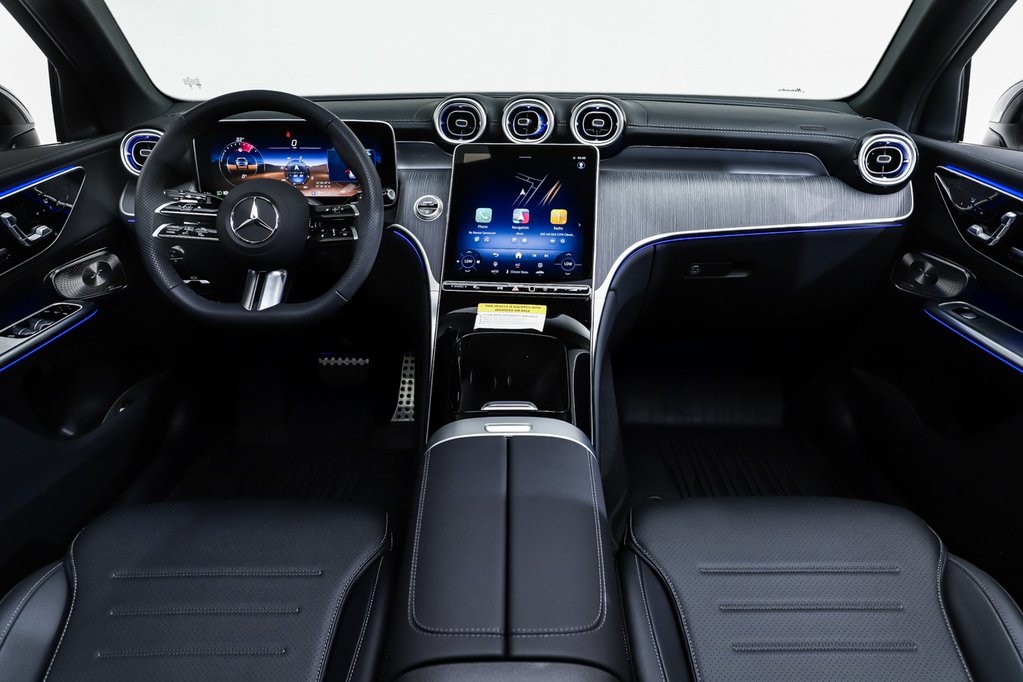 2025 Mercedes Benz GLC 300 4MATIC photo 6