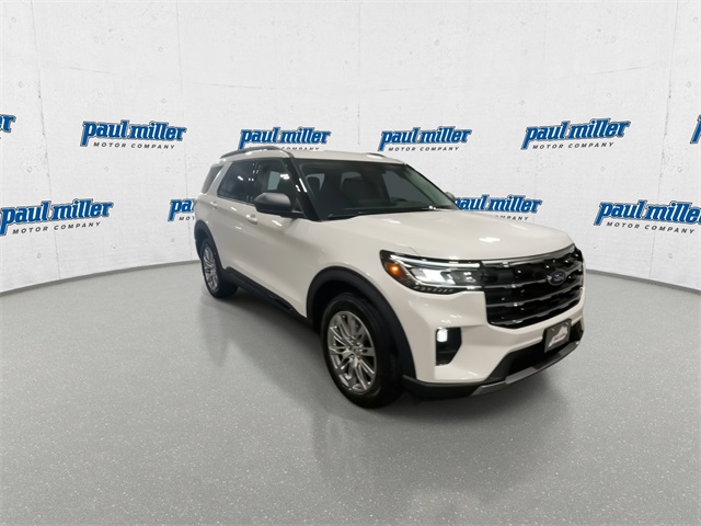 2026 Ford Explorer photo 2