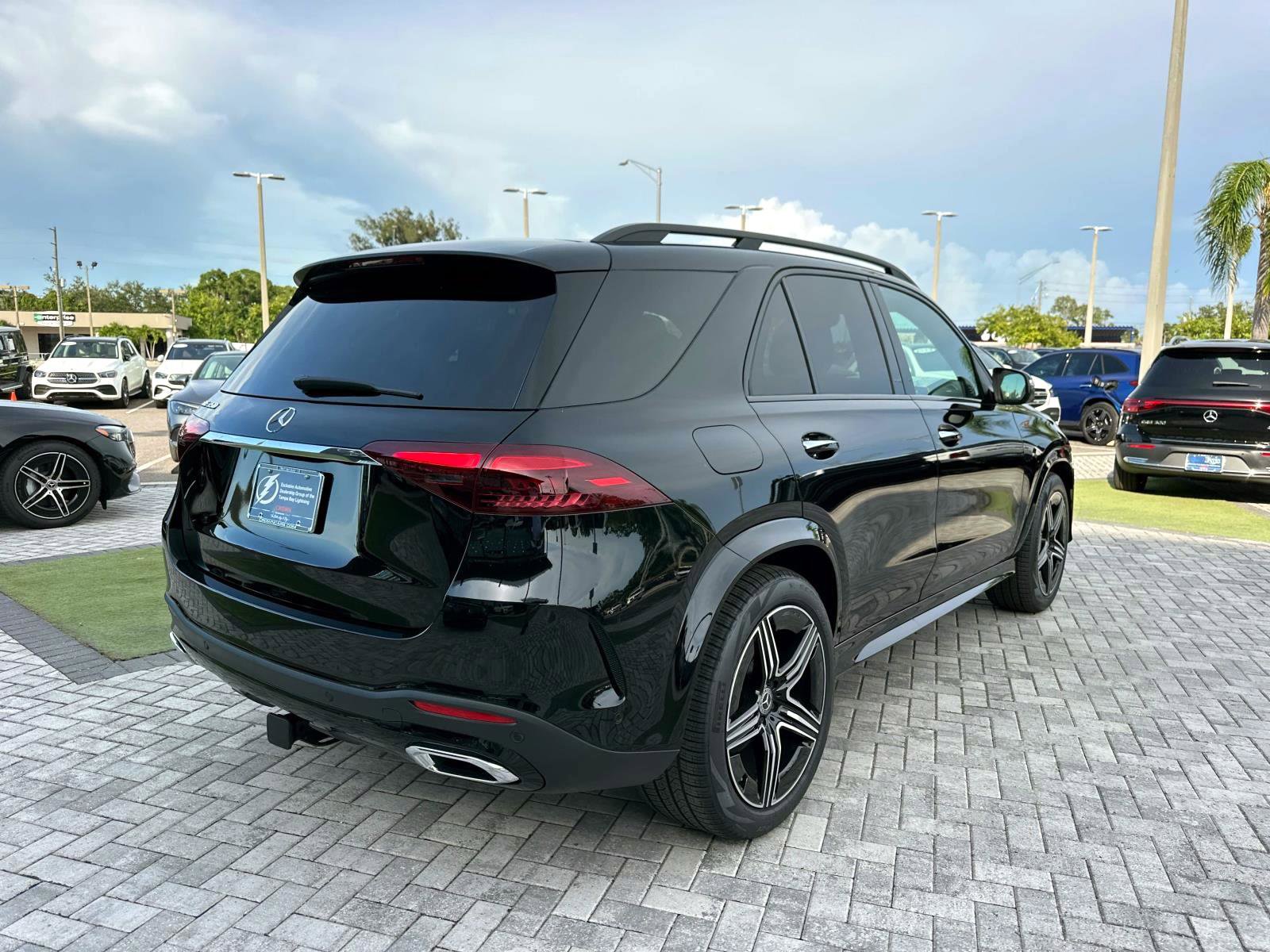 2025 Mercedes Benz GLE 350 4MATIC photo 4