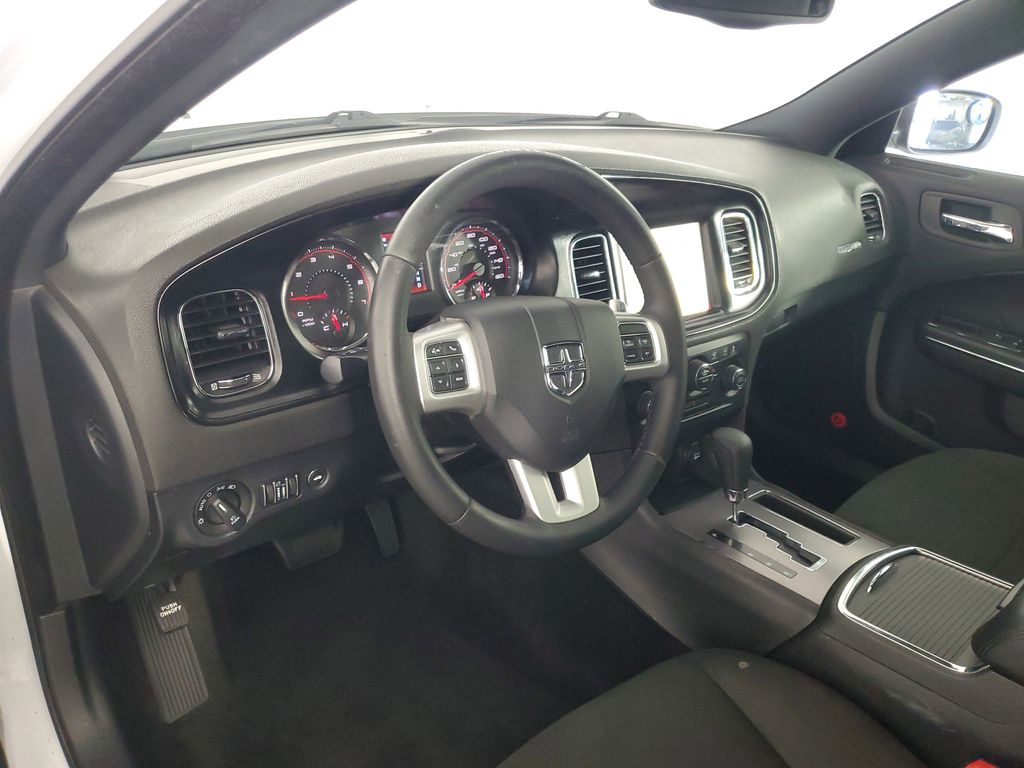 2014 Dodge Charger R/T photo 9