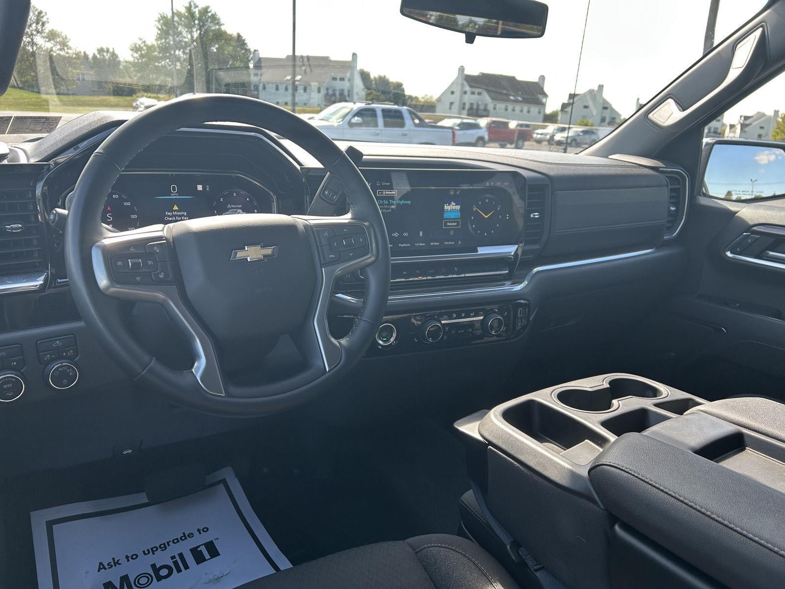 2023 Chevrolet Silverado 1500 LT photo 14