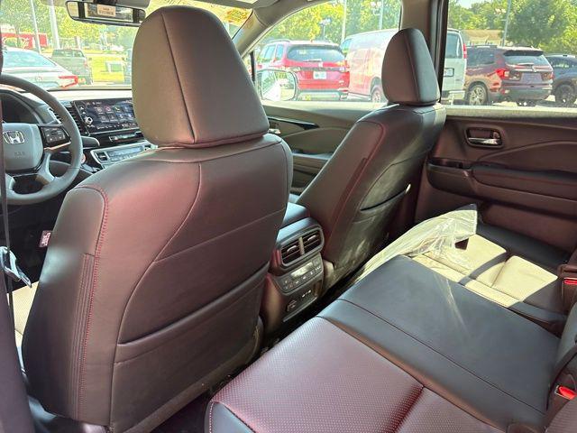 2025 Honda Ridgeline Black Edition photo 15