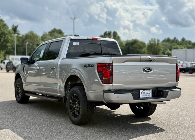 2025 Ford F-150 XLT photo 9