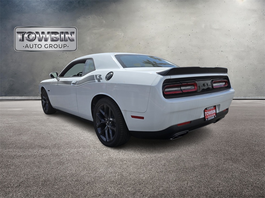 2023 Dodge Challenger R/T photo 4