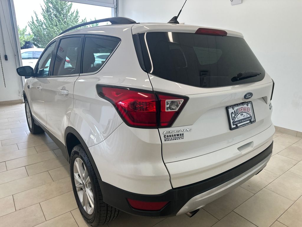 2019 Ford Escape SEL photo 4